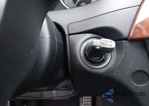 2012 Mercedes-Benz C 300 Sport 4Matic z USA, uszkodzony, nr VIN WDDGF8BB9CR192390